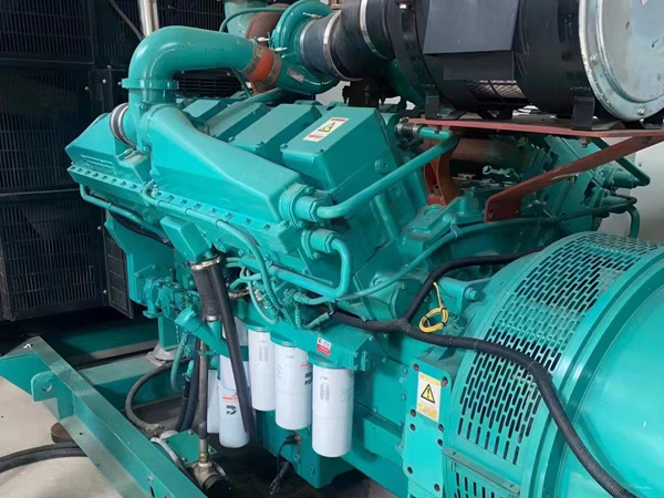 鄂州更换100kW柴油发电机组机油时，需要注意哪些事项？